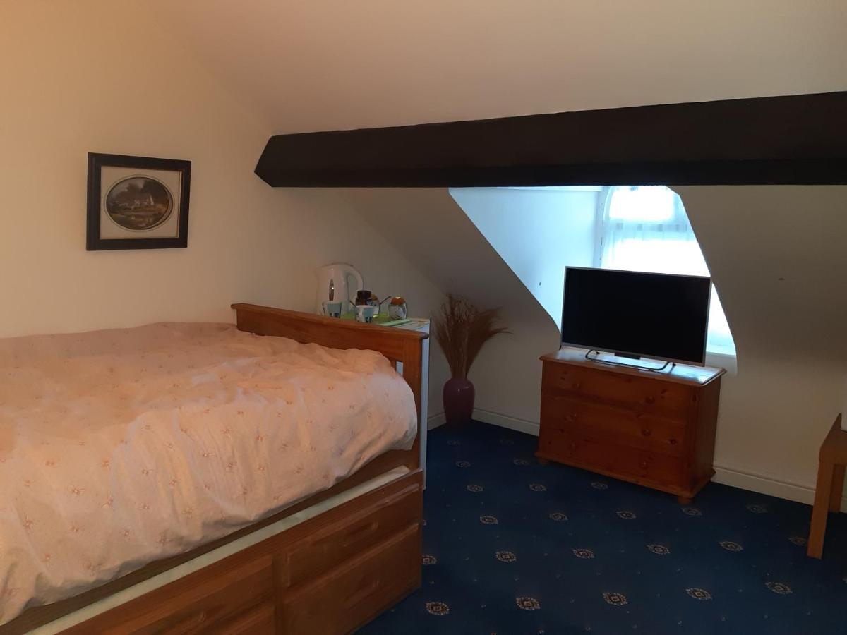 Phoenix Nights Guest House Barrow-in-Furness Exterior foto