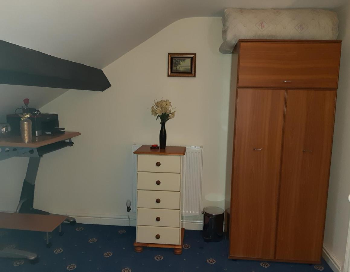 Phoenix Nights Guest House Barrow-in-Furness Exterior foto