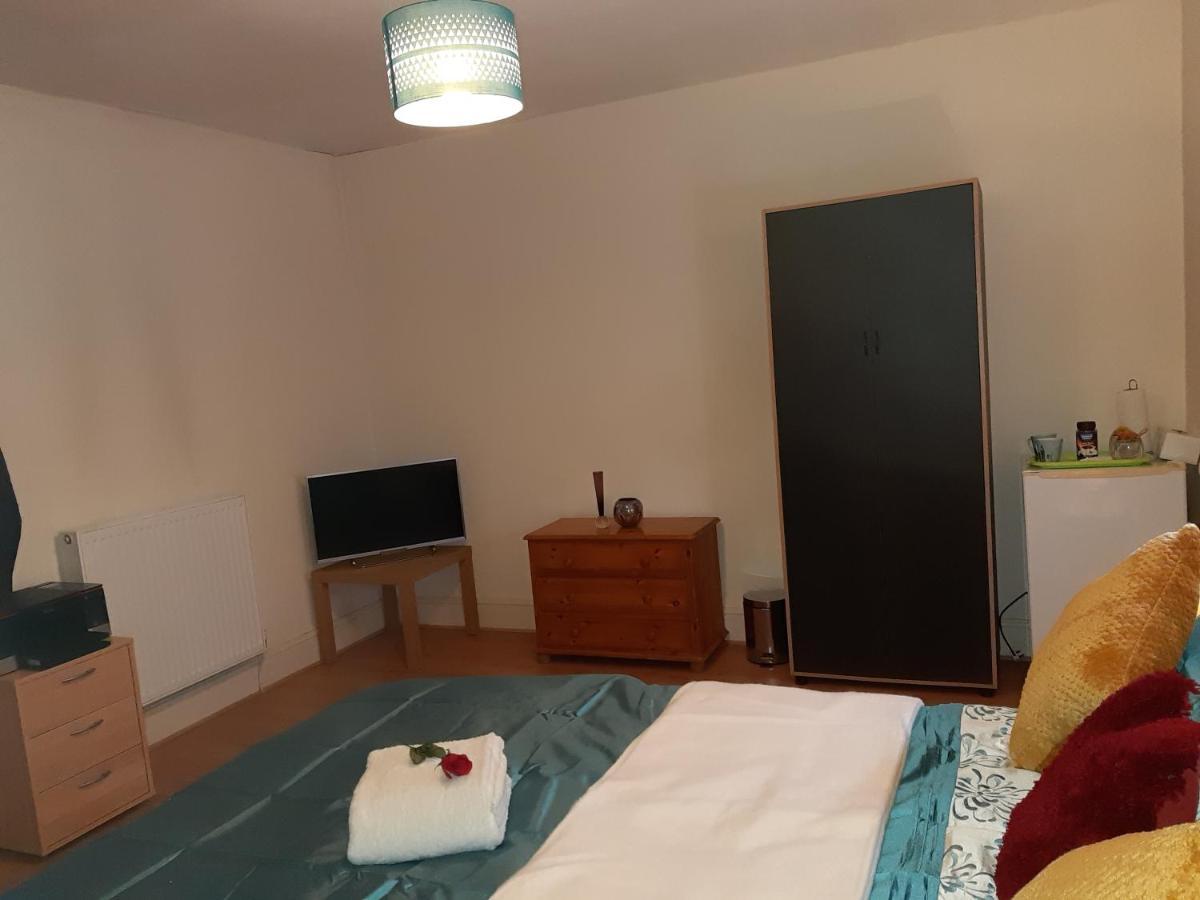 Phoenix Nights Guest House Barrow-in-Furness Exterior foto