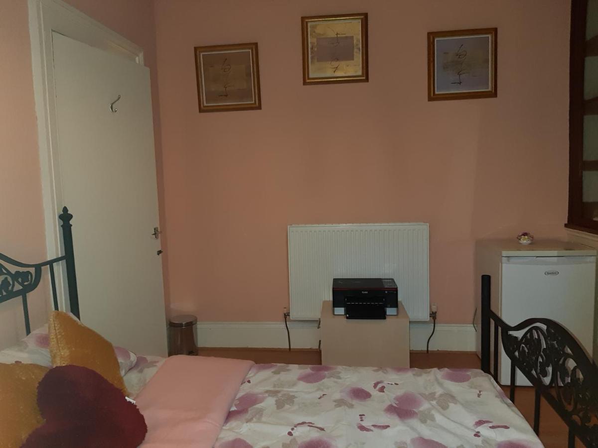 Phoenix Nights Guest House Barrow-in-Furness Exterior foto